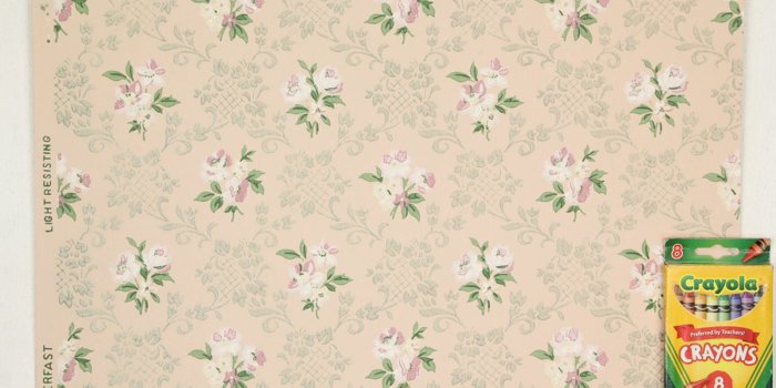 2048x1337 1940s Vintage Wallpaper Pink White Flowers on Pink