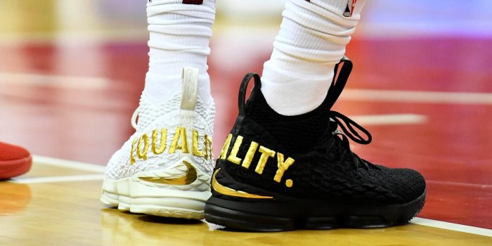 1600x900 The meaning of LeBron James' black and white “equality” sneakers