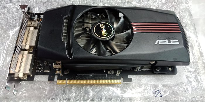 2304x1152 videocard asus / gigabyte gtx 560 1gb/256bit ddr5