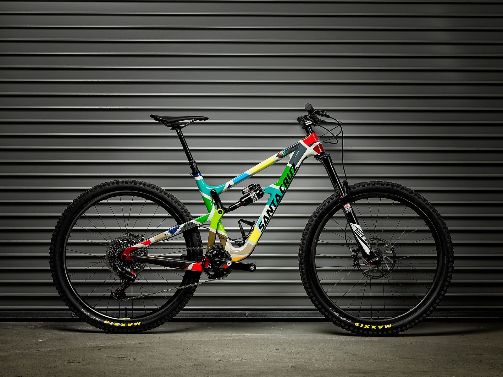 1600x1200 Santa Cruz-SRAM's Custom-Painted Enduro World Series Hightowers