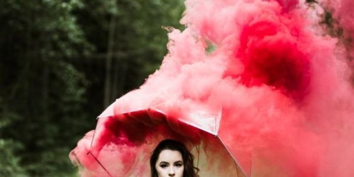 853x1280 Bomb Smoke Girl Wallpaper for Android - APK Download