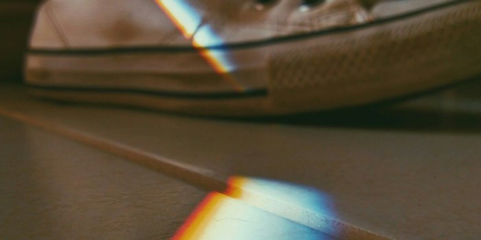 1224x1632 An All star and a red & blue light #Light #Allstar #Converse #Tumblr