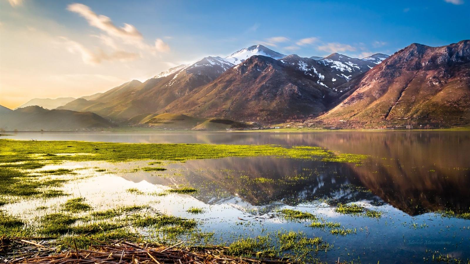 1920x1080 Wallpaper Italy beautiful nature, lake, mountains, grass, water