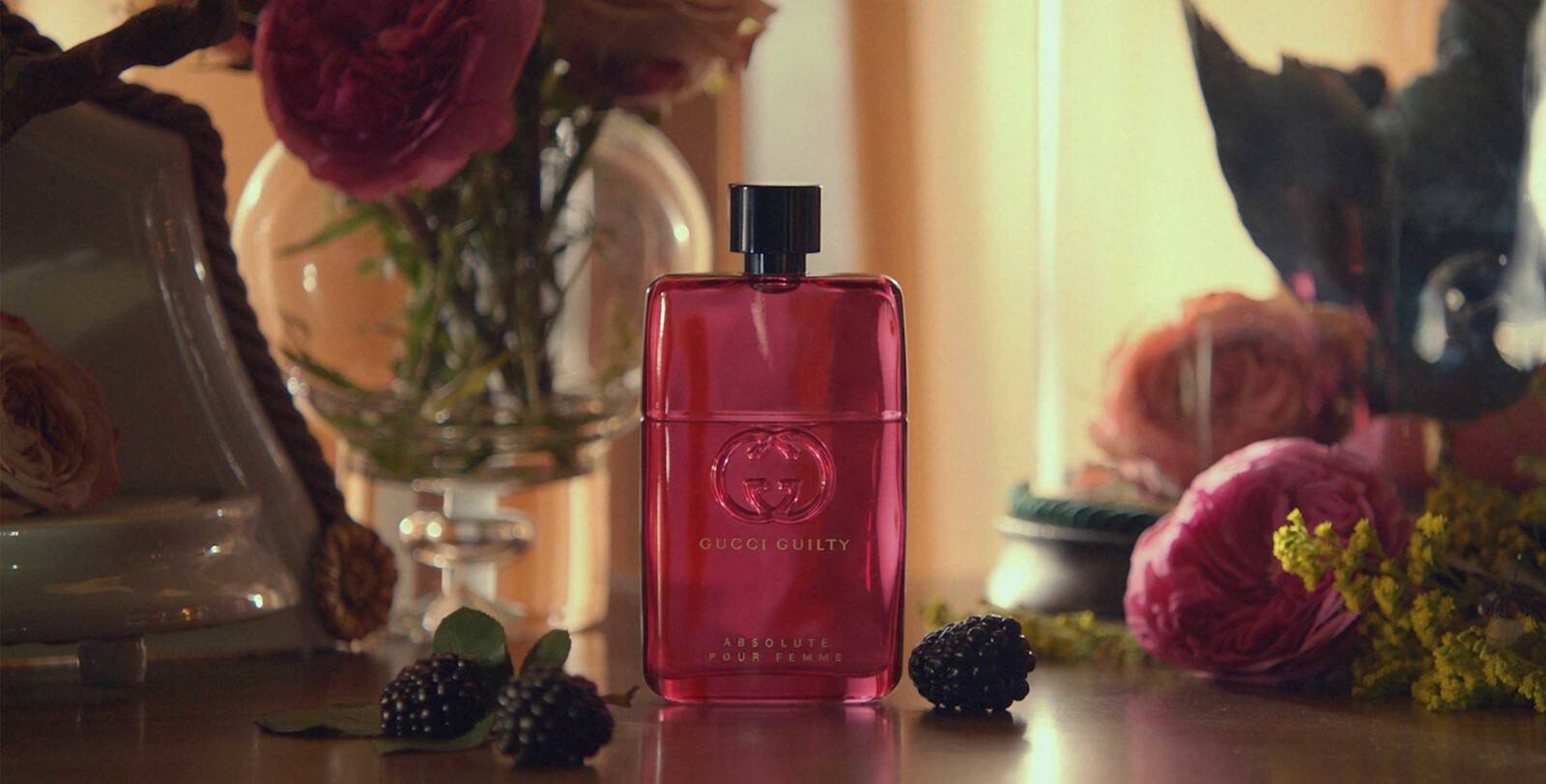 1600x812 A note of wild blackberry in new fragrance Gucci Guilty Absolute