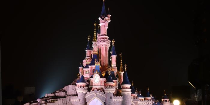2500x1670 25+] Castle Disneyland Paris Wallpapers on WallpaperSafari