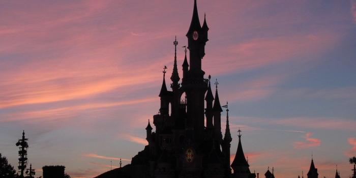 1024x768 Evening at Sleeping Beauty's Castle | Disneyland Paris. | Victor R