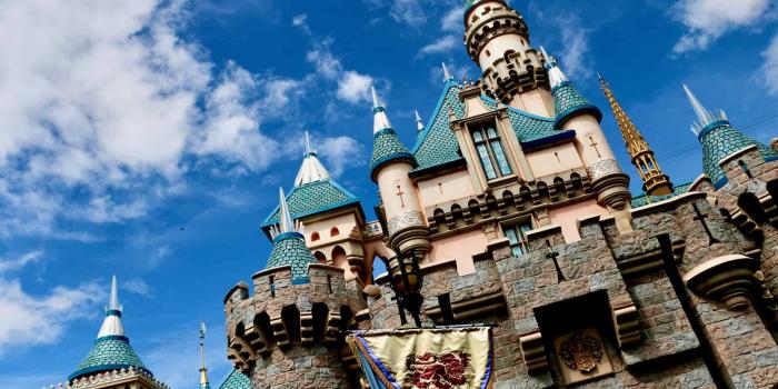 2048x1365 Download and Enjoy These Disneyland Sleeping Beauty Castle