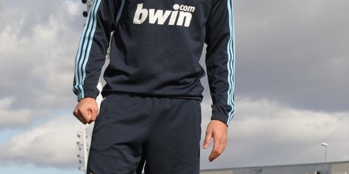 800x1420 Wallpaper Karim Benzema, Real, Footballer, Ball, Field, - Karim