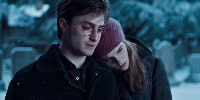 1800x1200 Harry Potter (Daniel Radcliffe) and Hermione (Emma Watson) - Harry