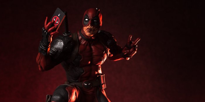 3141x1767 deadpool selfie | Zoom Comics - Daily Comic Book Wallpapers