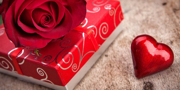 5740x4285 Rose flowers red love romance life for chocolate gift couple heart