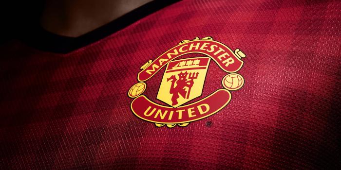 2880x1800 Manchester United Logo Wallpapers