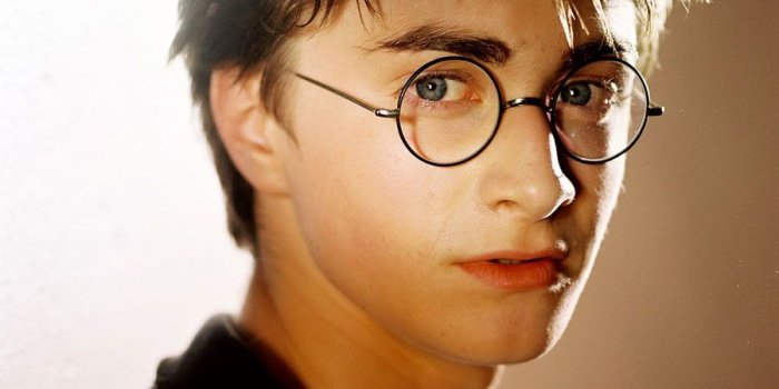 900x1225 Daniel Radcliffe It's actually hard to find a nerdy looking picture