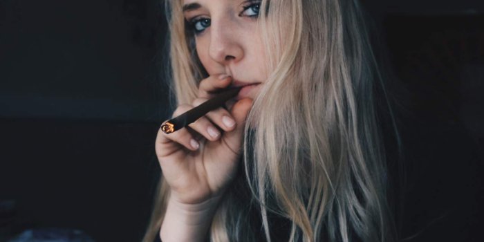1280x853 10 Reasons why Girls who Smoke Weed make perfect Girlfriends