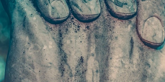938x1668 Download wallpaper 938x1668 hands, sculpture, prayer iphone 8/7/6s/6