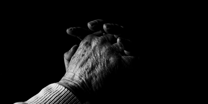 3036x2010 Praying Hands Drake Wallpaper ✓ The Galleries of HD Wallpaper