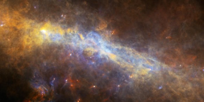 2500x2500 Space in Images - 2018 - 09 - Herschel's view of the Galactic Centre