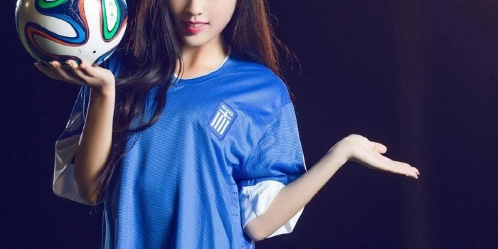 1400x1244 Soccer Girl Wallpapers for Android - APK Download