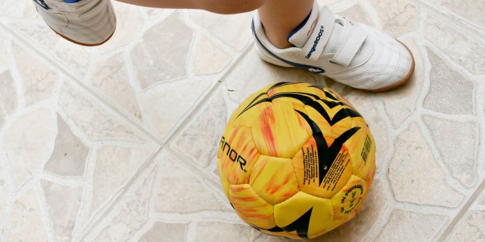 3200x2400 How to Kick a Soccer Ball for Youth Soccer Players: 12 Steps