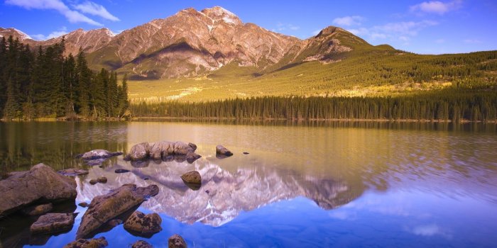 1600x1000 Wallpaper Creative: Windows 7 Official Beautiful Wallpapers