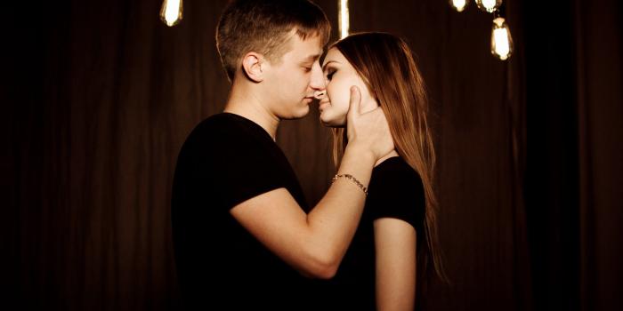 2250x1500 Towards The Kiss Romantic Couple - Romantic Wallpapers For Free In