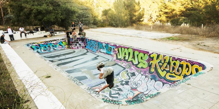 2048x1152 40 Years of Santa Cruz-The First Board