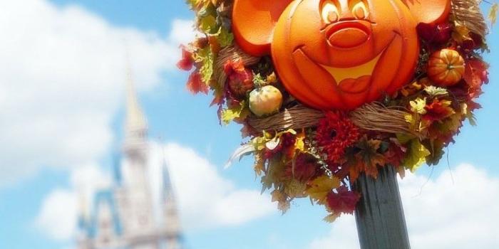 750x1334 49+] Walt Disney Halloween Wallpaper on WallpaperSafari