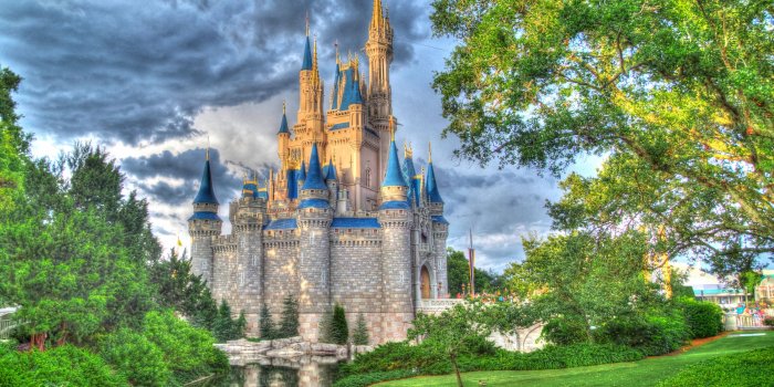 2560x1910 70+ Disneyland Castle Wallpapers on WallpaperPlay