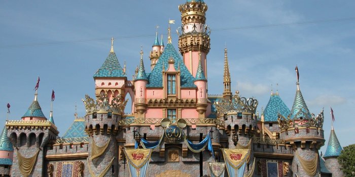 2560x1920 70+ Disneyland Castle Wallpapers on WallpaperPlay