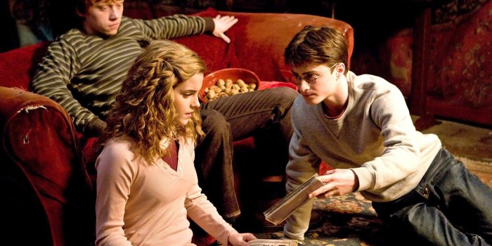 1600x900 Download Widescreen 16:9 1600x900 - Harry, Ron And Hermione Wallpaper