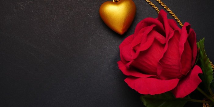 1332x850 Wallpaper flowers, heart, rose, pendant, red, love, black background