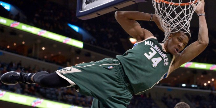1600x900 Giannis Antetokounmpo Dunking Wallpaper 63774 1600x900px