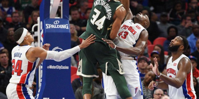 1000x1388 10 photos of Giannis Antetokounmpo looking like a superhero in games