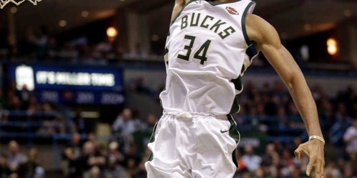 1000x1579 10 photos of Giannis Antetokounmpo looking like a superhero in games