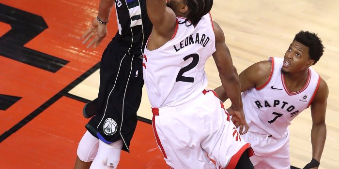 1400x1400 Kawhi Leonard vs. Giannis Antetokonmpo at the rim was basketball