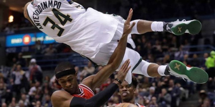 866x1080 Milwaukee Bucks' Giannis Antetokounmpo dunks over Chicago Bulls