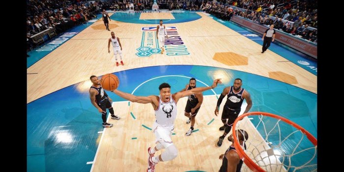 1280x720 Giannis Antetokounmpo Finishes Unreal Dunk Off Feed From Steph Curry in  2019 All Star Game