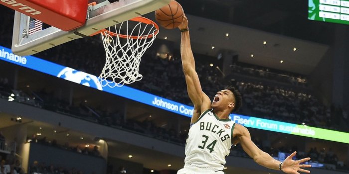 2048x1152 Giannis Antetokounmpo takes off for incredible dunk during Milwaukee