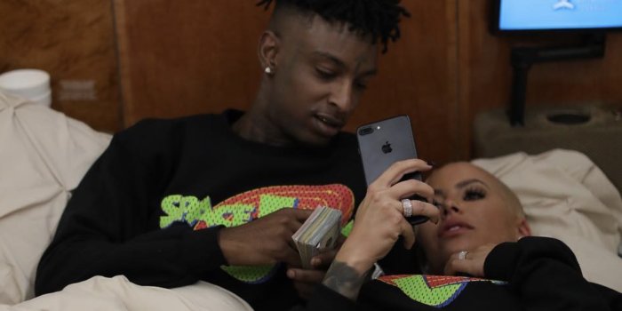 1600x1200 21 Savage Channels His Inner Alicia Keys For Amber Rose: 