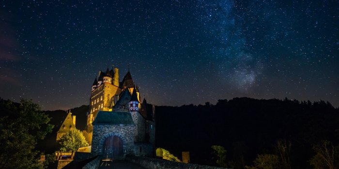 1920x1280 2843262 landscape castle hogwarts night lights trees dark magic