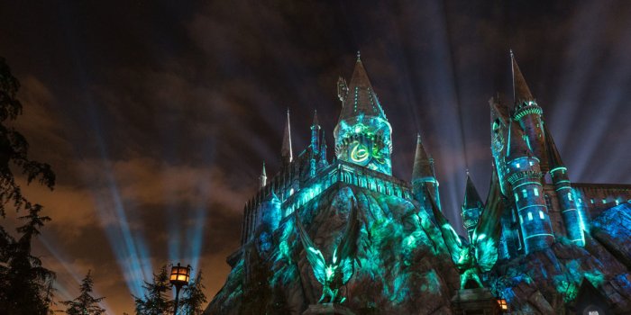 1170x731 Universal Orlando Close Up | Experience The Nighttime Lights at