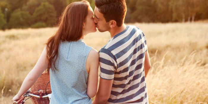 2560x1600 Cute Love Couple Images Full Hd | Wallpapersimages.org