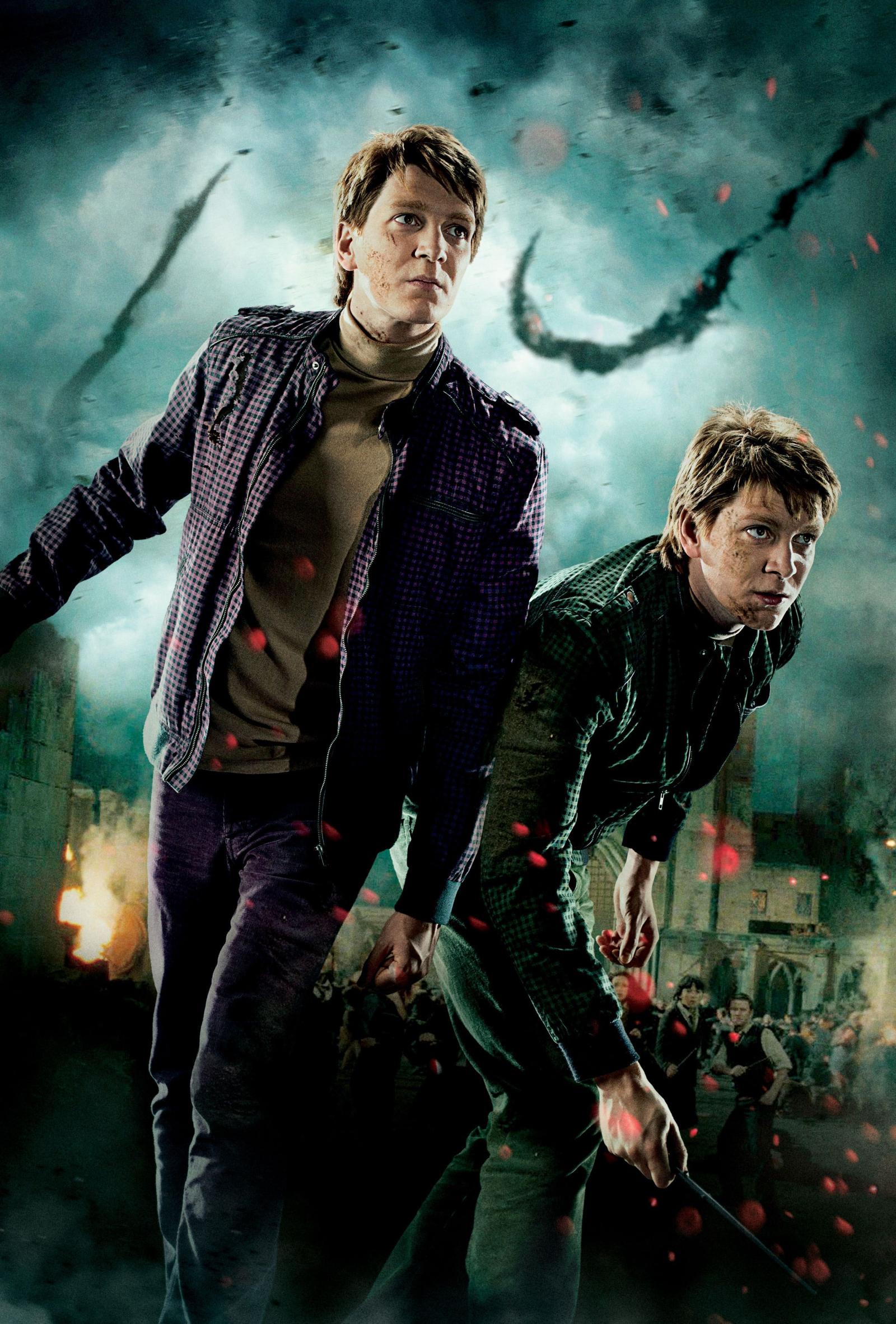 2638x3900 Fred and George Weasley (James and Oliver Phelps) ~ Harry Potter and