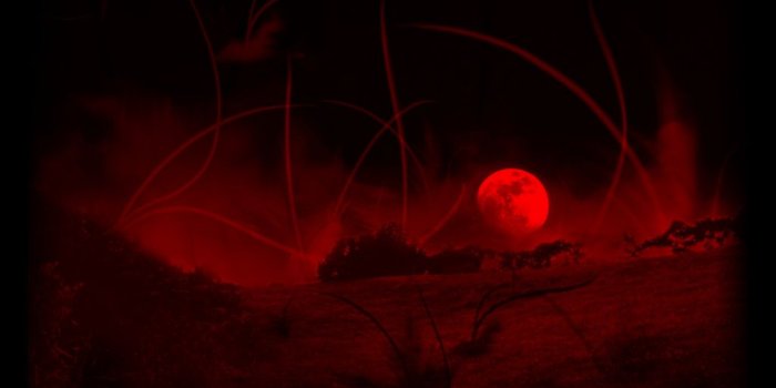 1024x768 Red Moon Wallpapers
