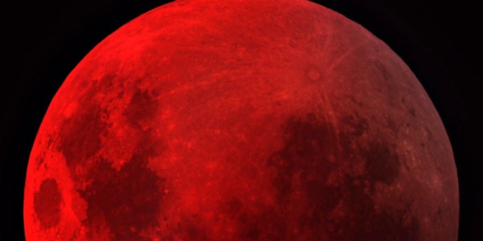 2048x1152 75+ Blood Moon Wallpapers on WallpaperPlay