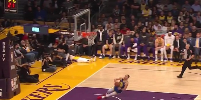 1920x1080 Steph Curry slips when trying to dunk on wide-open fastbreak vs