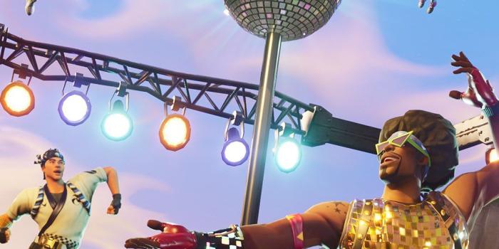 1080x1080 Fortnite the Holiday Disco LTM - Wallpaperspit