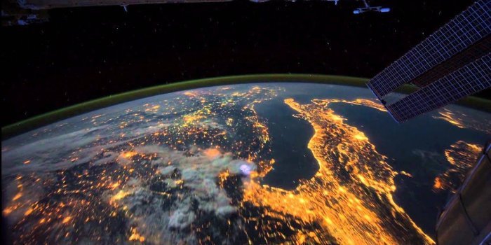 1280x720 All Alone in the Night - Time-lapse footage of the Earth as seen from the  ISS