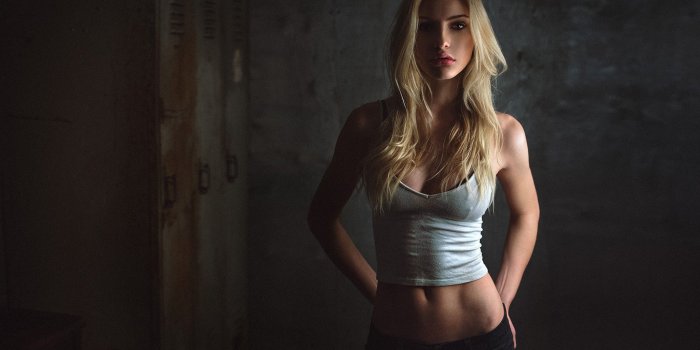 2048x1448 tank top, women, flat belly, looking at viewer, model, portrait