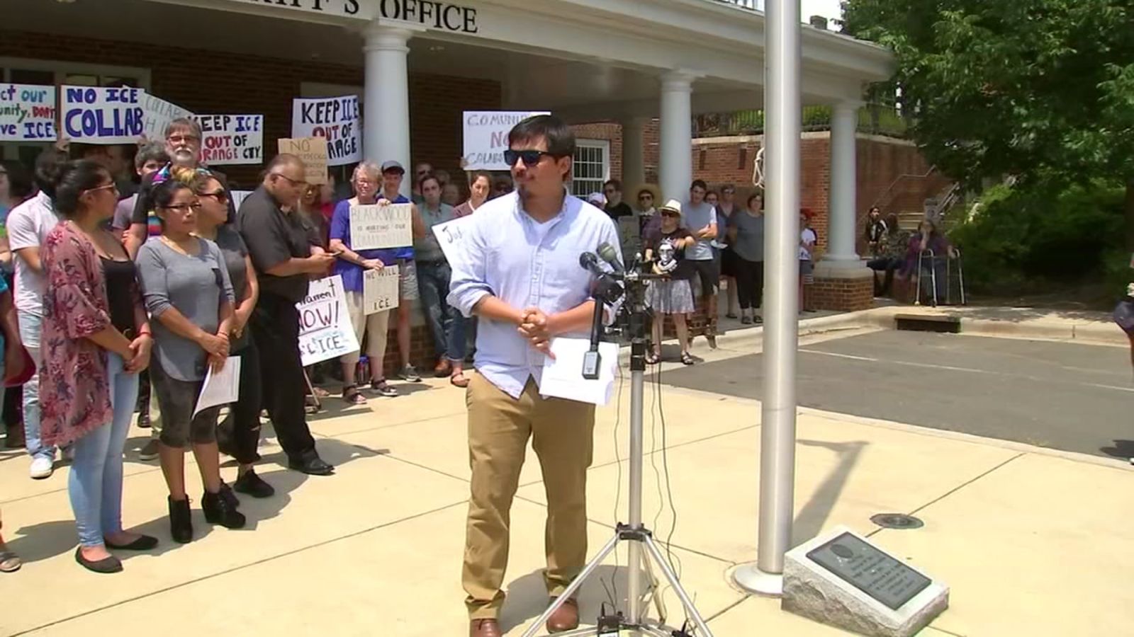 1600x900 Protesters accuse Orange County Sheriff's Office of cooperating with ICE